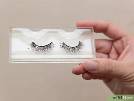 Image intitulée Get Thicker Lashes Step 7