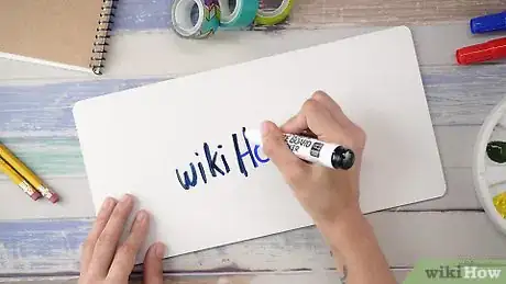 Image intitulée Remove Permanent Marker from a White Board Step 1