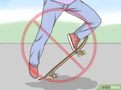 Image intitulée Stand on a Skateboard Step 12