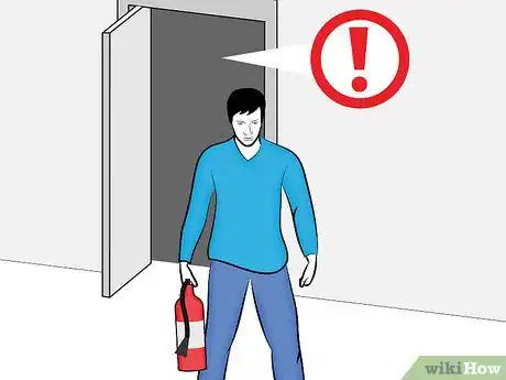 Image intitulée Use a Fire Extinguisher Step 2