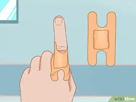 Image intitulée Apply Different Types of Bandages Step 18