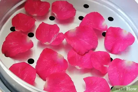 Image intitulée Dry Rose Petals Step 14