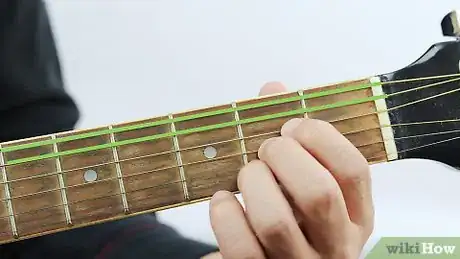 Image intitulée Play an A Major Chord on the Guitar Step 4