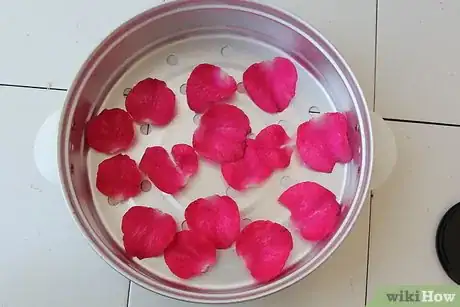 Image intitulée Dry Rose Petals Step 15