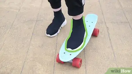 Image intitulée Ride a Penny Board Step 3