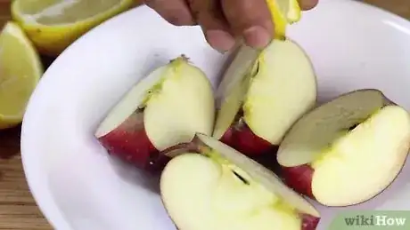 Image intitulée Keep a Cut Apple from Turning Brown Step 1 preview