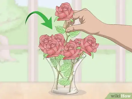 Image intitulée Preserve Flowers with Hairspray Step 13