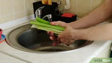 Image intitulée Make Celery Juice Step 2