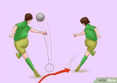 Image intitulée Trick People in Soccer Step 13