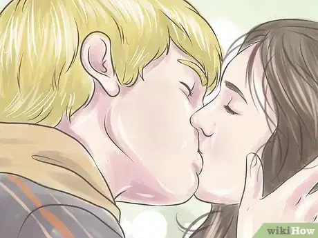 Image intitulée Kiss a Girl for the First Time Step 11
