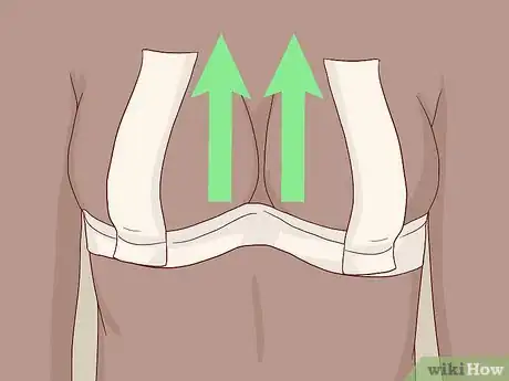 Image intitulée Tape Your Breasts to Make Them Look Bigger Step 11