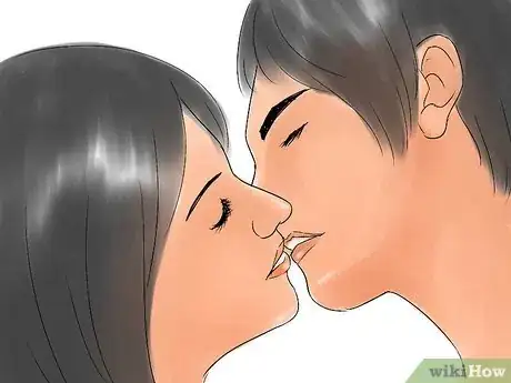 Image intitulée Make Out with Your Boyfriend and Have Him Love It Step 7