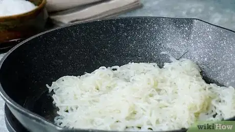 Image intitulée Cook a Noodles and Egg Quick Meal Step 8