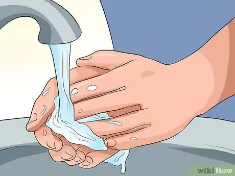 Image intitulée Remove Stuck Contact Lenses Step 1