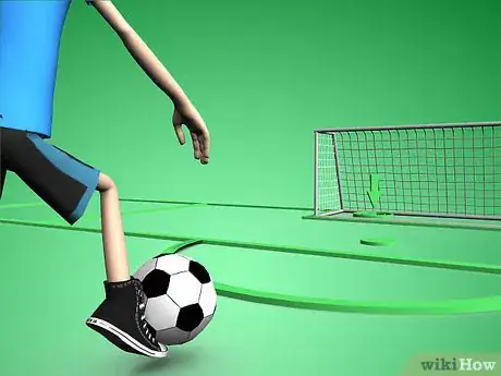 Image intitulée Shoot a Soccer Ball Step 6