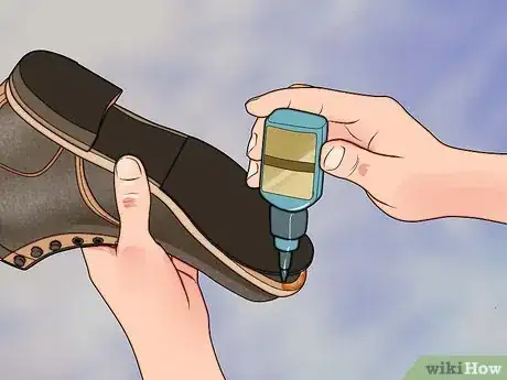 Image intitulée Stop Your Shoes from Squeaking Step 2