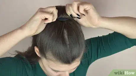 Image intitulée Blow Dry Hair Without Frizz Step 19