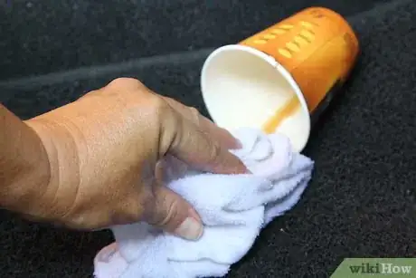 Image intitulée Remove Spoiled Milk Odors from a Car's Interior Step 1