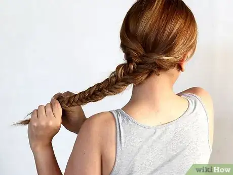 Image intitulée Do a Fish Tail Plait in Your Hair Step 7