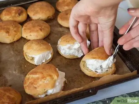 Image intitulée Make Profiteroles (Cream Puffs) Step 14