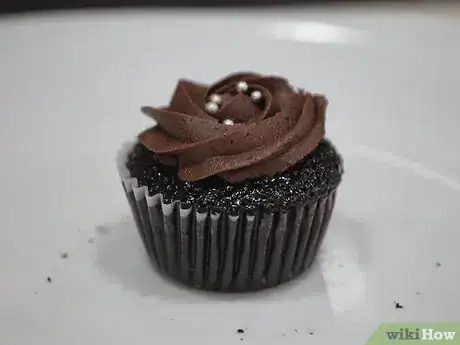 Image intitulée Eat a Cupcake Step 5