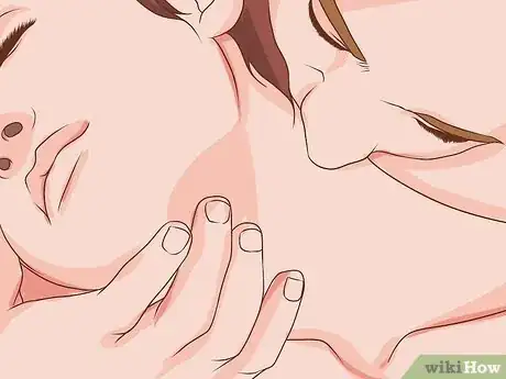 Image intitulée Spice up Kissing Step 8
