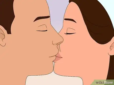 Image intitulée Kiss a Girl Smoothly with No Chance of Rejection Step 11
