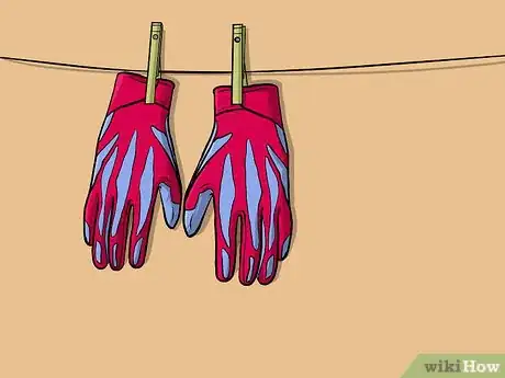 Image intitulée Clean Football Gloves Step 11