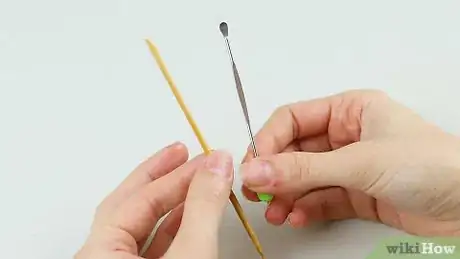 Image intitulée Push Back Your Cuticles Step 5