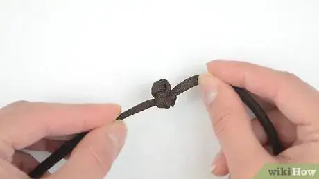 Image intitulée Untie Shoelace or String Knots Step 1