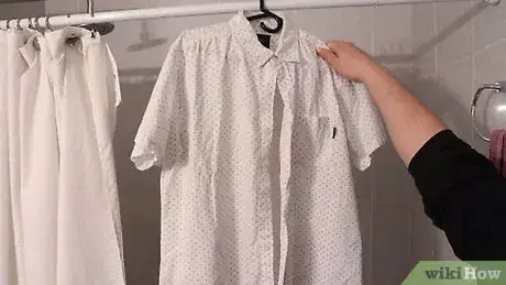 Image intitulée Remove Wrinkles from Clothes Without an Iron Step 2
