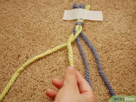 Image intitulée Braid String Step 17