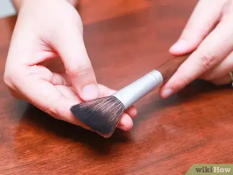 Image intitulée Clean Makeup Brushes Step 12