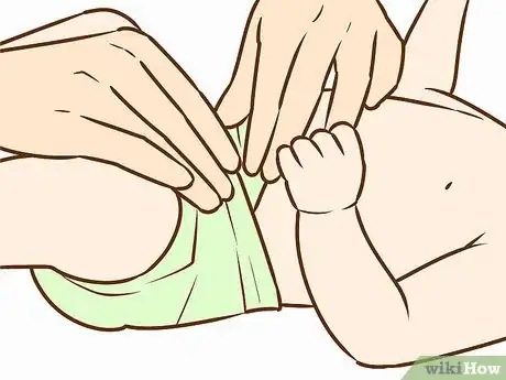 Image intitulée Change a Diaper Step 10
