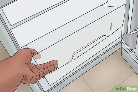 Image intitulée Remove a Fish Smell from a Refrigerator Step 4