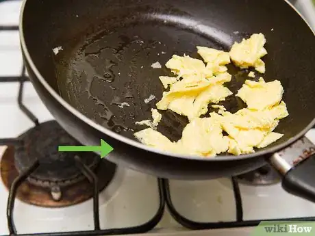 Image intitulée Make Cheesy Scrambled Eggs Step 6