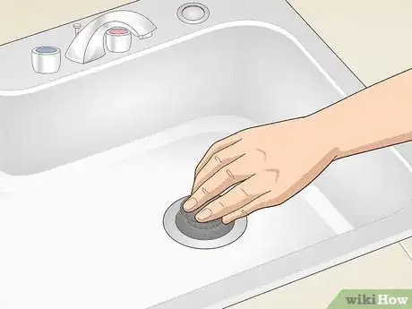 Image intitulée Unclog a Slow Running Bathroom Sink Drain Step 5