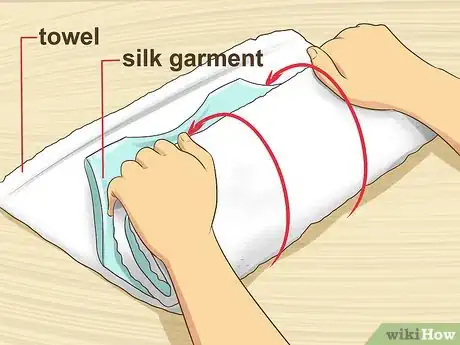 Image intitulée Wash Silk Garments Step 6
