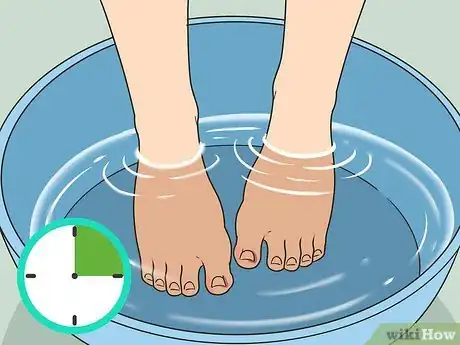 Image intitulée Soak an Ingrown Toenail Step 2