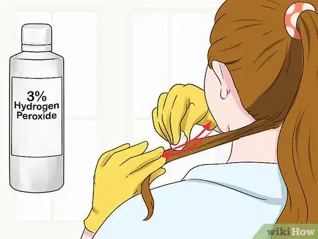 Image intitulée Bleach Your Hair With Hydrogen Peroxide Step 4