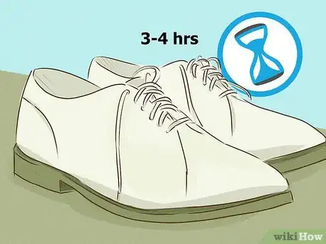 Image intitulée Clean White Shoes Step 12