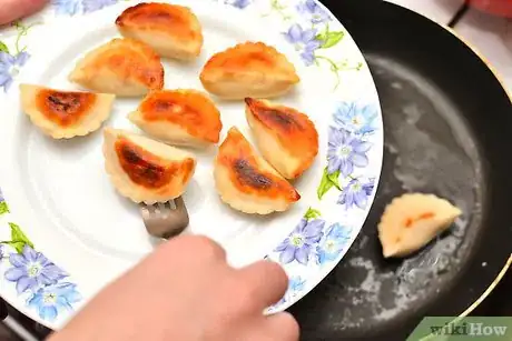 Image intitulée Fry Pot Stickers Step 9