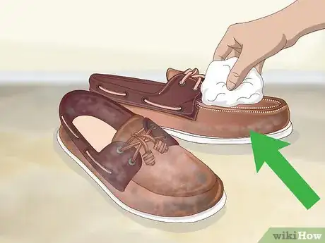 Image intitulée Waterproof Shoes Step 2