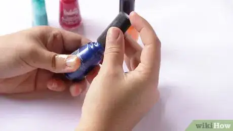 Image intitulée Make Tie Dye Nails Step 10