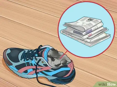 Image intitulée Stop Your Shoes from Squeaking Step 6