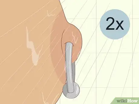 Image intitulée Care for a Nipple Piercing Step 1