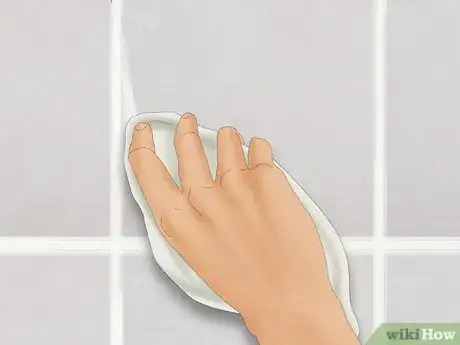 Image intitulée Whiten Grout Step 14