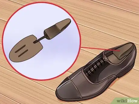Image intitulée Stop Your Shoes from Squeaking Step 7