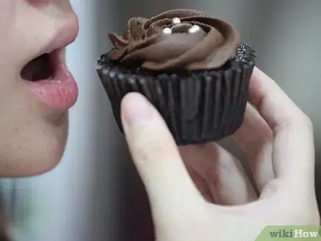 Image intitulée Eat a Cupcake Step 9