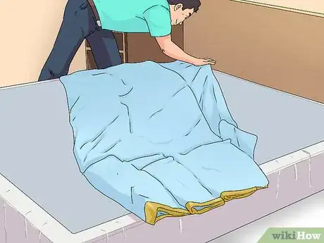 Image intitulée Make a Bed Neatly Step 1